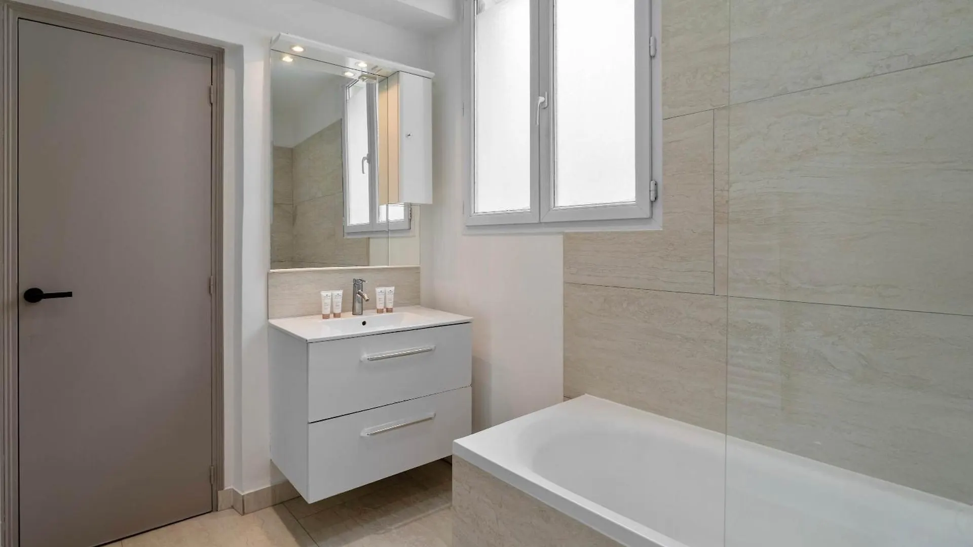 Apartment Near Porte De Versailles Paris